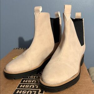 Toms Women's Tan Ankle Booties